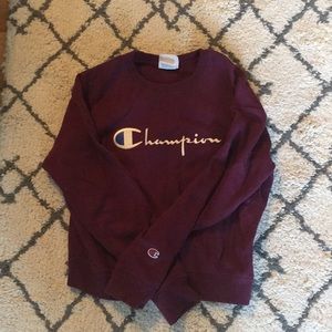 Maroon Champion crew neck sweatshirt